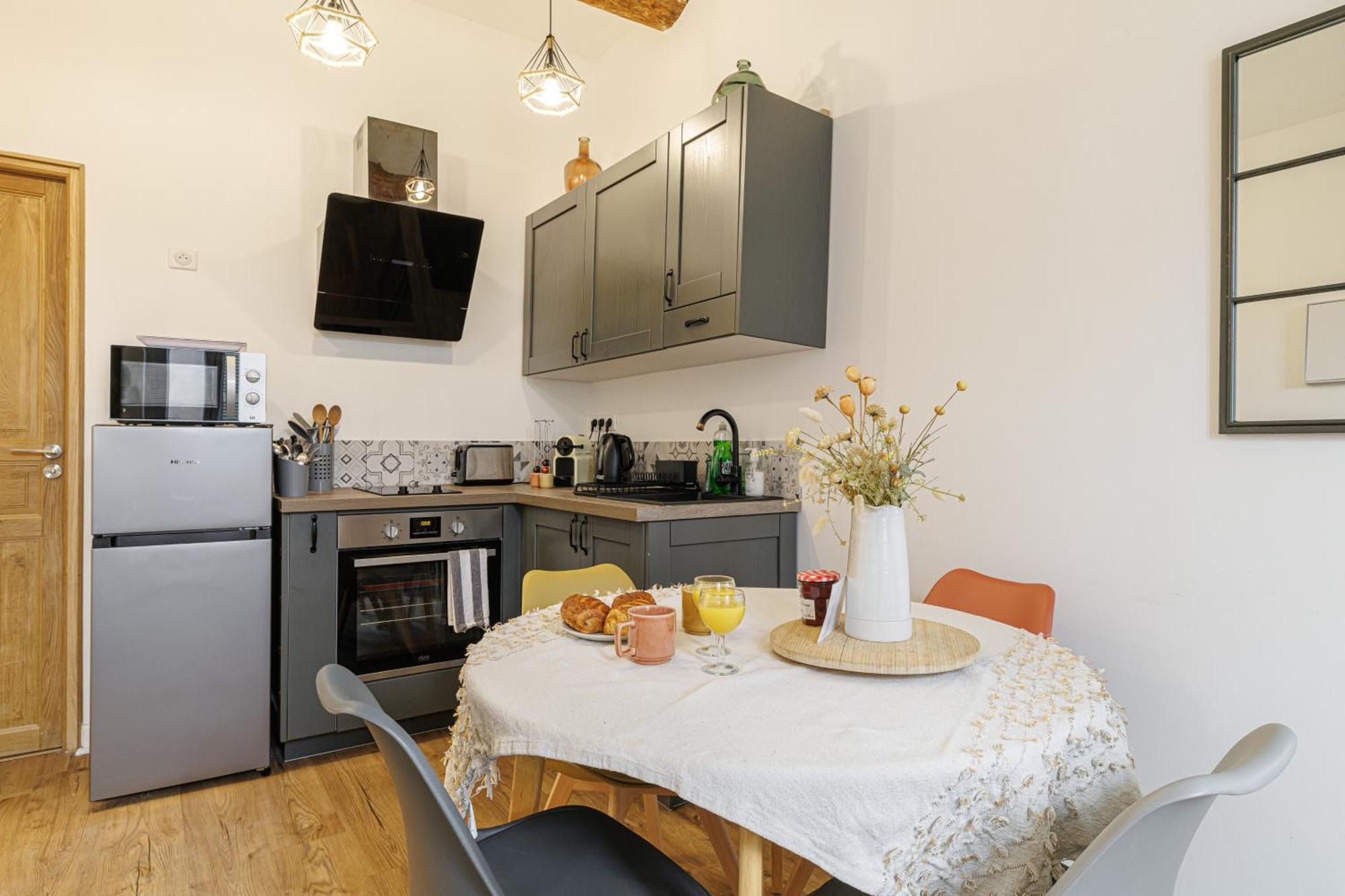 Old Town Antibes Superb New Flat, For 3, Ac, Wi-Fi Lägenhet Exteriör bild